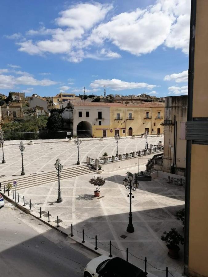 Montalbano House - Casa Vacanze Santa Margherita di Belice Exteriör bild